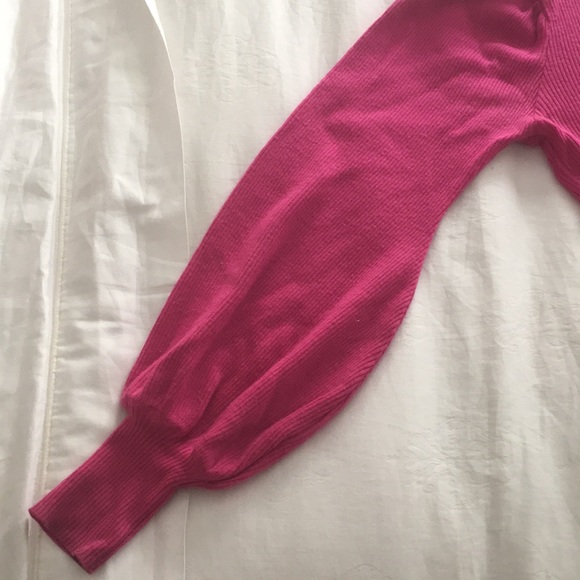 Balloon sleeved turtleneck sweater - Picture 2 of 2